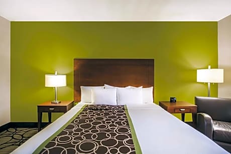 1 King Bed Mobility Accessible Room Non-Smoking