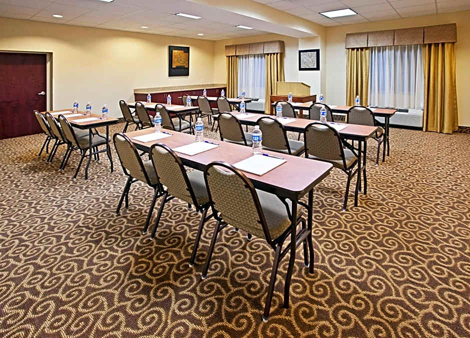 Holiday Inn Express & Suites Niagara Falls By IHG