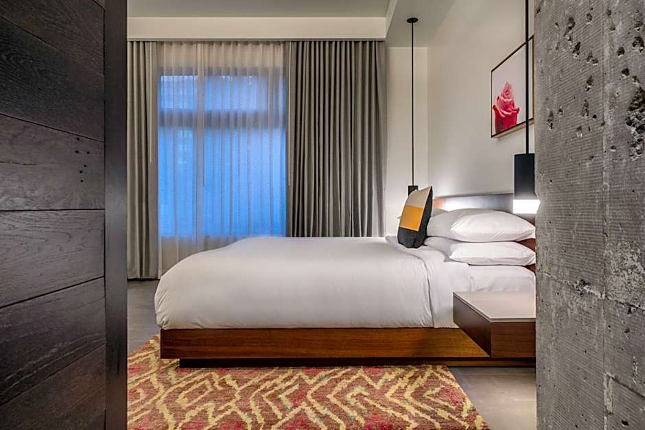 Hi-Lo Hotel, Autograph Collection by Marriott