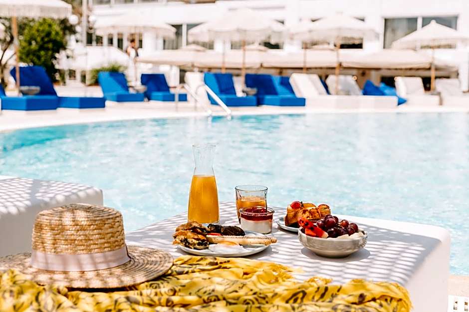 Grand Bleu Beach Resort