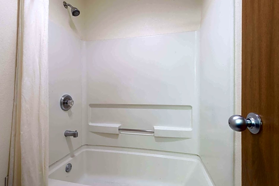Super 8 by Wyndham Bernalillo