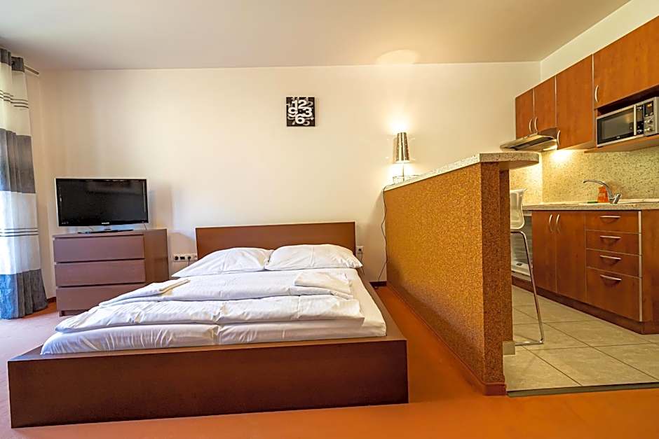 Fatrapark 2 Apartments House