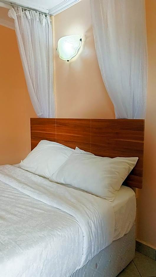 Savannah Paradise Hotel