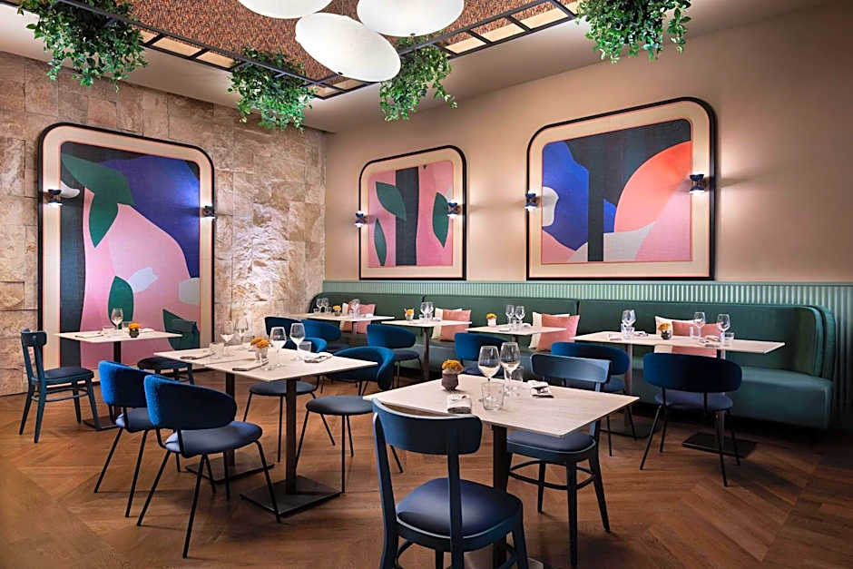 Spring House Hotel Rome Vatican, Tapestry Collection Hilton