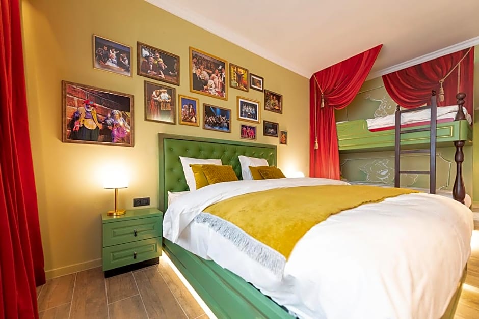 Theater Hotel
