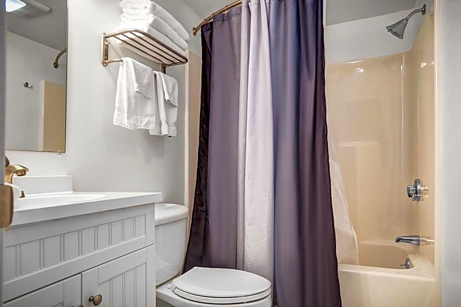 Kittery Inn & Suites