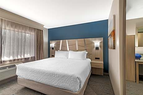 King Suite with Sofa Bed - Non-Smoking