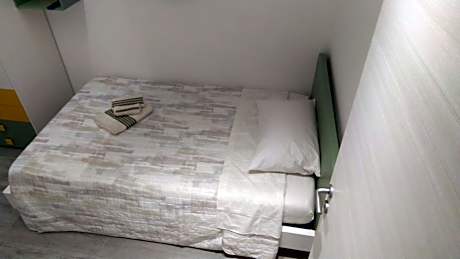 Single Room with Private External Bathroom