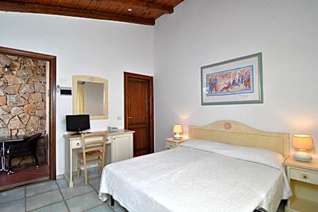 Double or Twin Room with Garden View