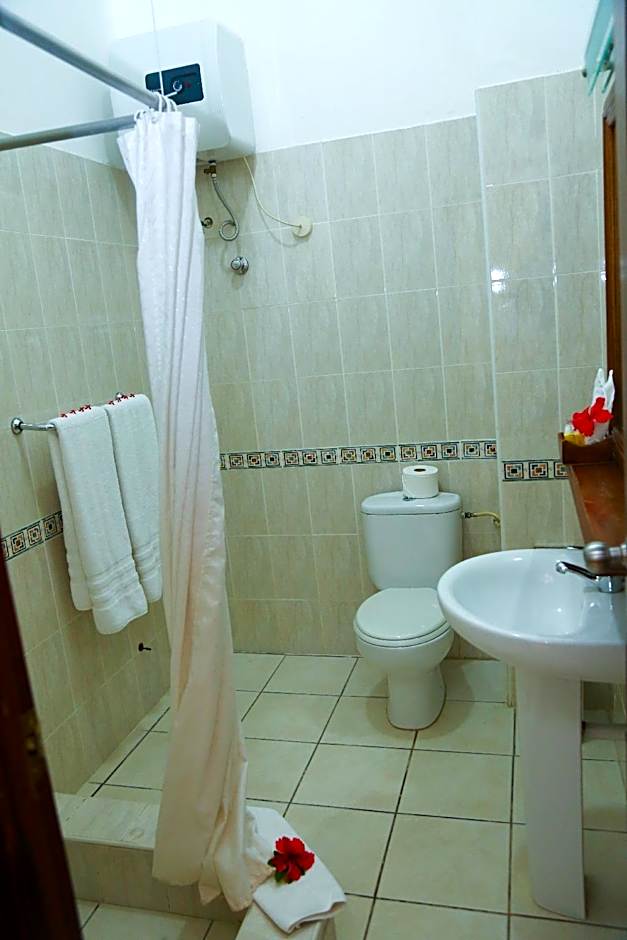 Coconut Grove Regency Hotel