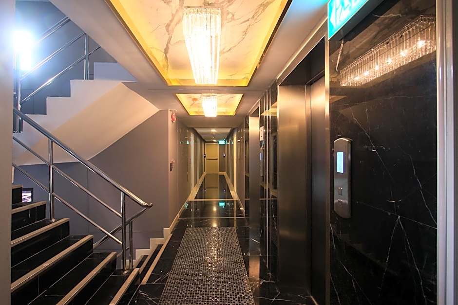 Pratunam Atrium Hotel