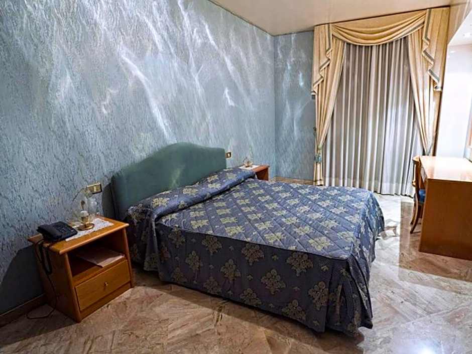 Sunny Palace Hotel Restaurant