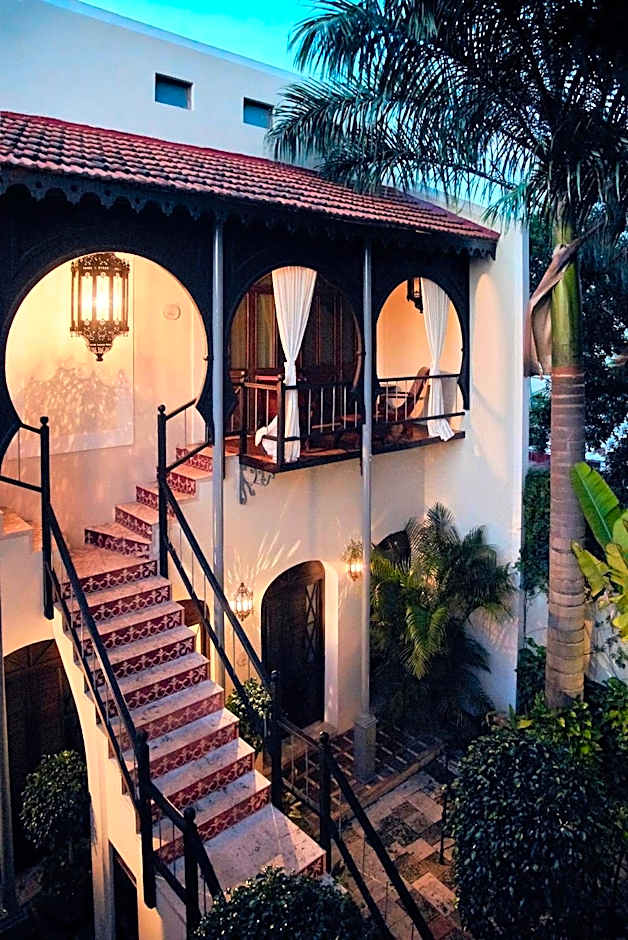 Casa Lecanda Boutique Hotel