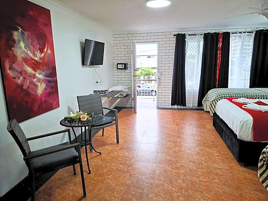 The Queenslander Motel