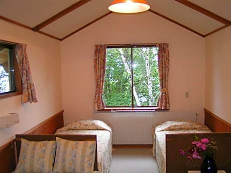 Twin Room with Extra Bed and Shared Bathroom