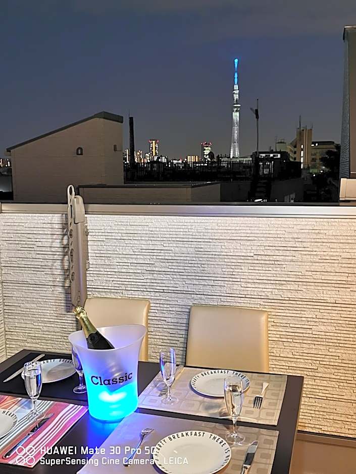 SkyTreeStayHotel2鐘ヶ淵駅から徒歩4分天井からskytreeが見えます