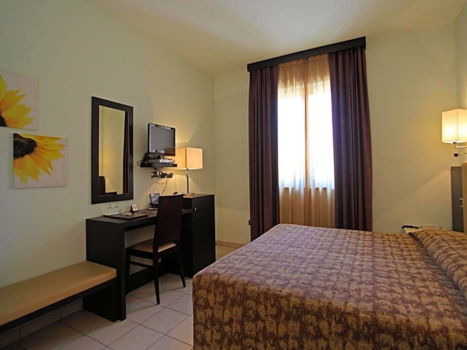 Euro Hotel