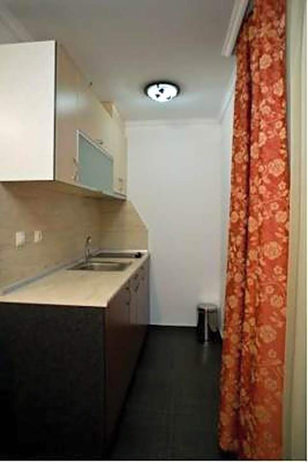 Семеен Хотел Опера