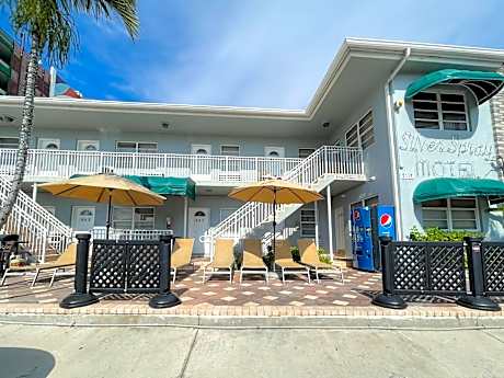 Silver Spray Motel