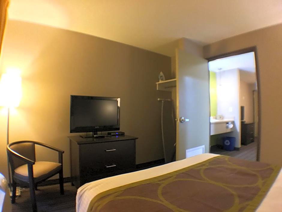 Super 8 by Wyndham Kapuskasing