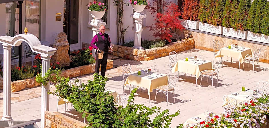 Woertz Schlosschen Zur Weinsteige