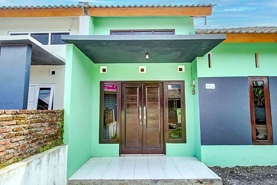 SPOT ON 92490 Casa Homestay Syariah