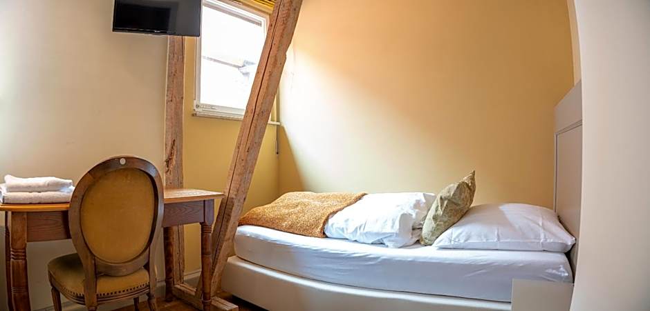 Friedrich von Schiller Hotel