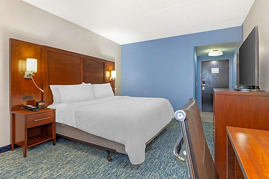 Garner Hotel Warren Northwest