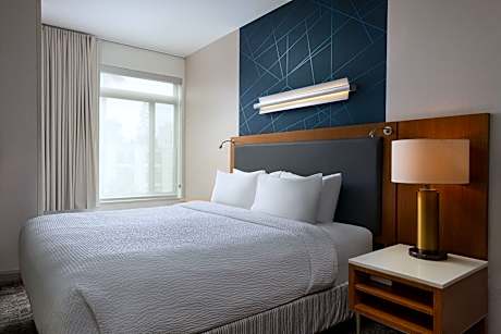 Studio, 1 King Bed (Mobility/Hearing Accessible, Tub) (1 King Bed)