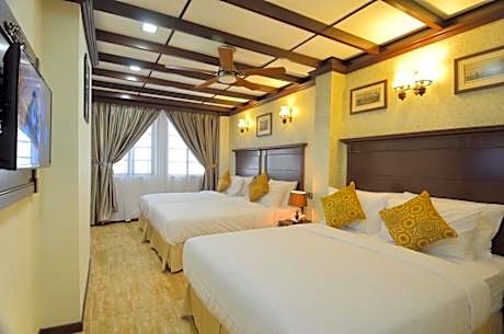 Deluxe Family Room