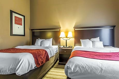 2 Queen Beds, Suite, Nonsmoking