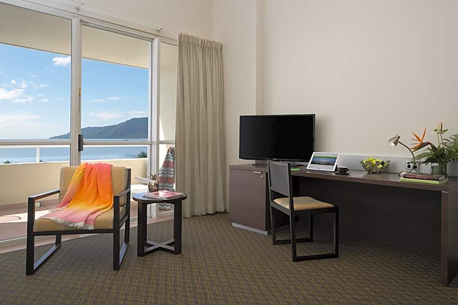 Cairns Harbourside Hotel