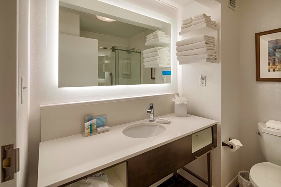 Hampton Inn Louisville Northeast