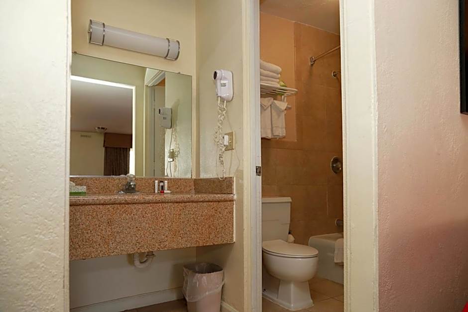 Ramada by Wyndham Fresno North