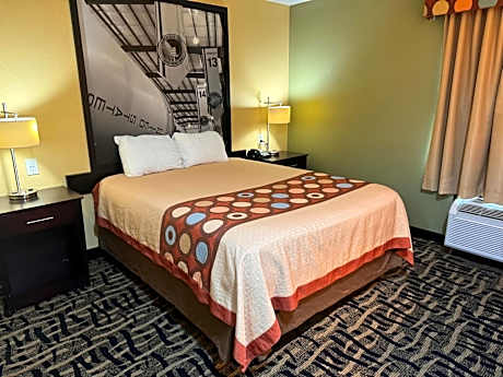 Queen Room - Smoking