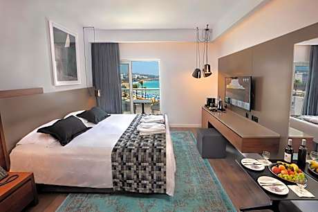 Deluxe Double or Twin Room with Sea View