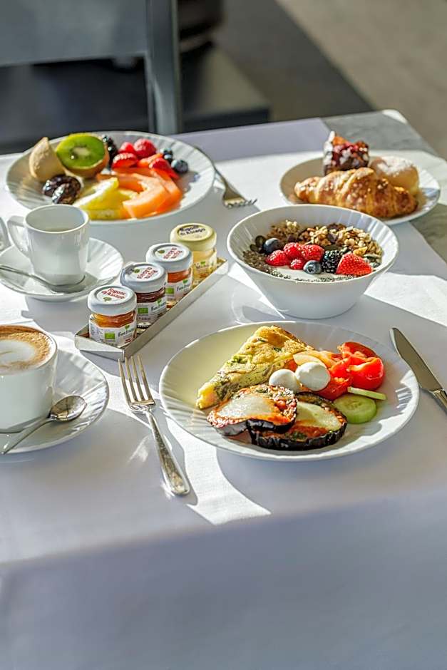 Room Mate Collection Mia, Rome Colosseum