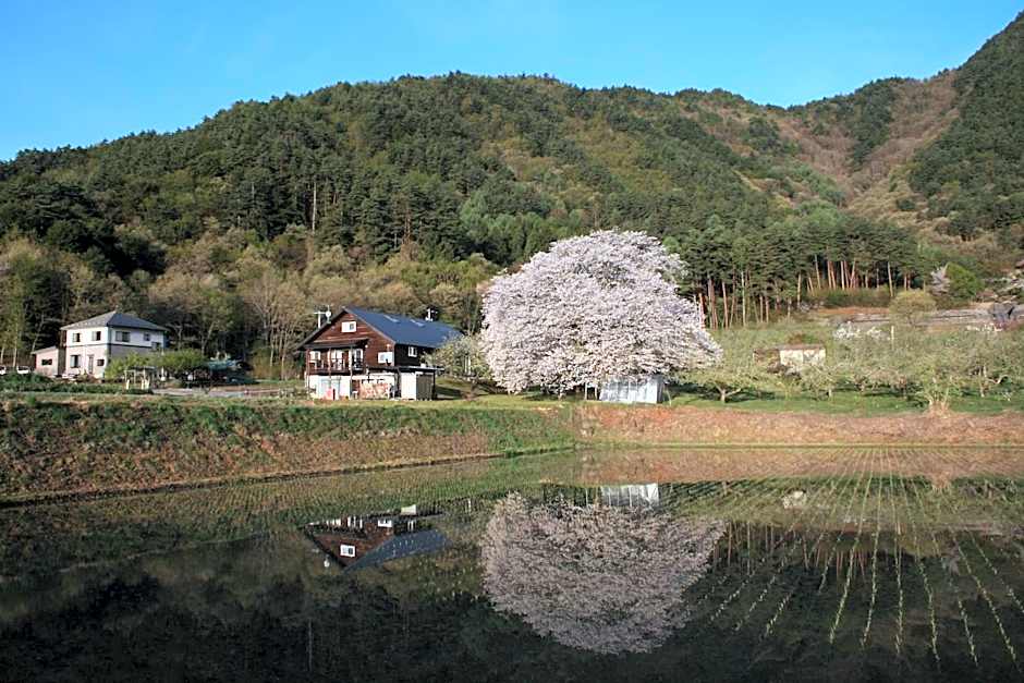 Azumino Backpackers 山の風