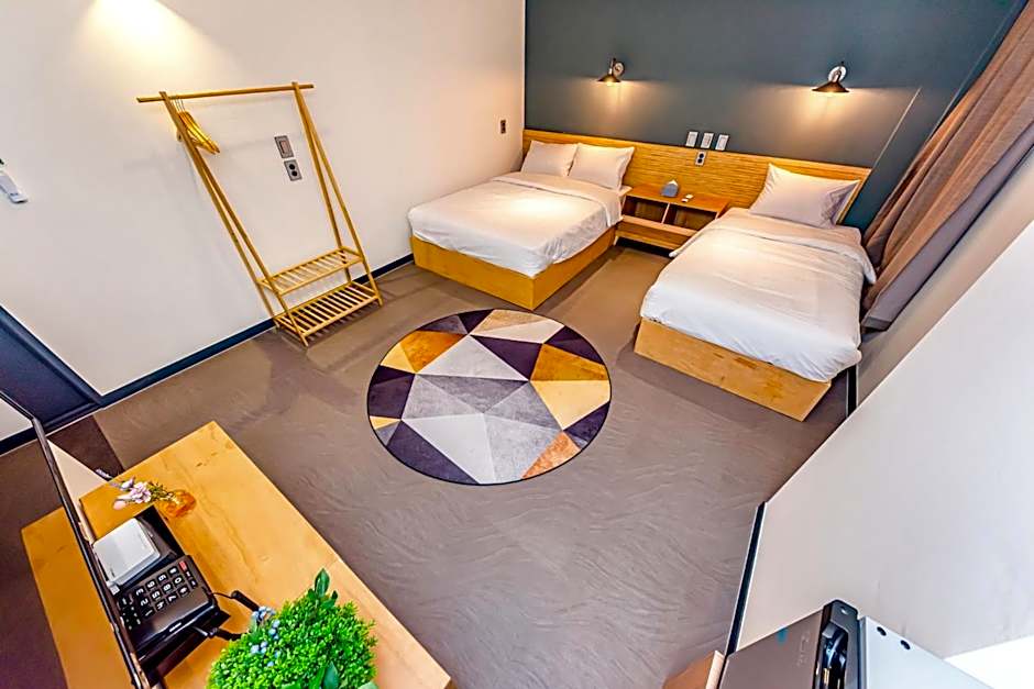 The Jade Hotel