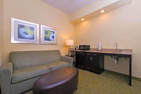 One-Bedroom Suite with Two Queen Beds