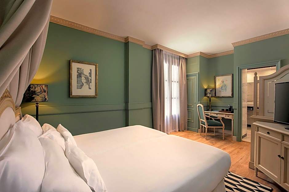 Eugenia de Montijo, Autograph Collection by Marriott