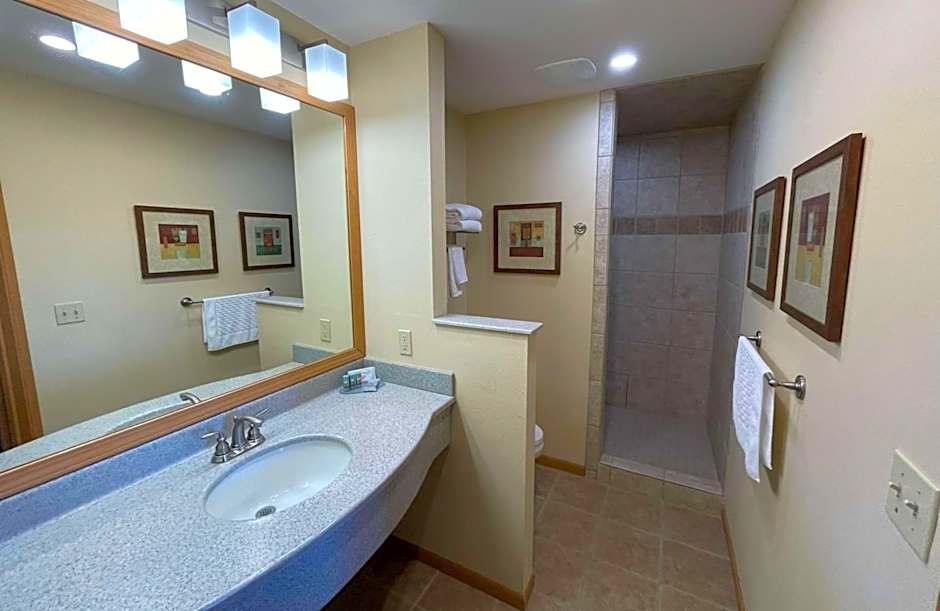 Crossroads Hotel & Event Center