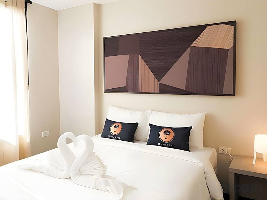 RQ Bangkok Sukhumvit 107 by Collection O