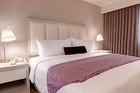 Superior King Suite