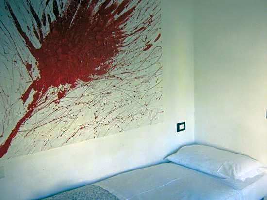 LT - Room's Bed & Living