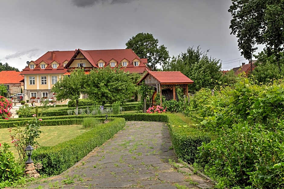 Zespół Pałacowo-Parkowy Bądzów