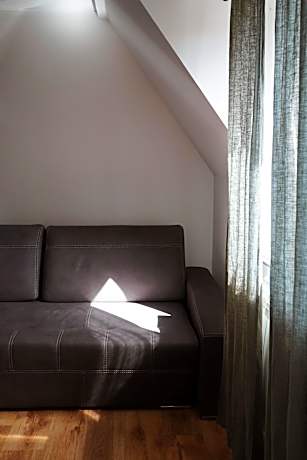 Standard Triple Studio