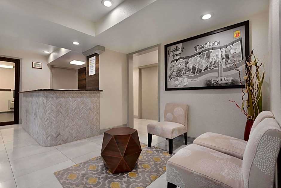 Super 8 by Wyndham Ruston