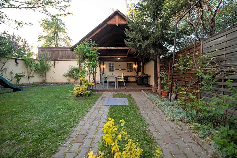 Vila Fortuna - Art O'Clock