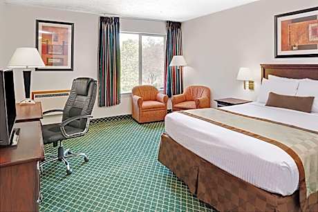 1 Queen Bed Non-Smoking